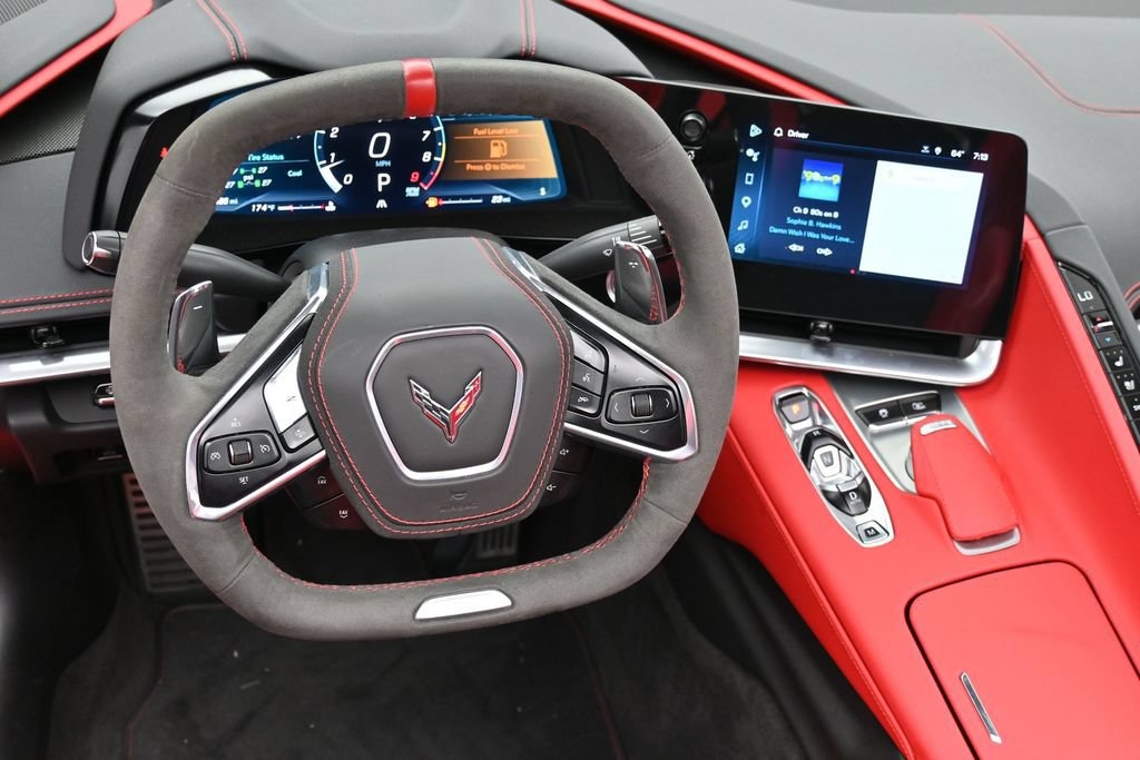 Used 2025 Chevrolet Corvette Z06 RWD image 11