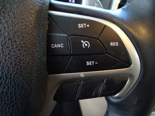 Used 2017 Jeep Grand Cherokee Limited w/ Luxury Group II image 8