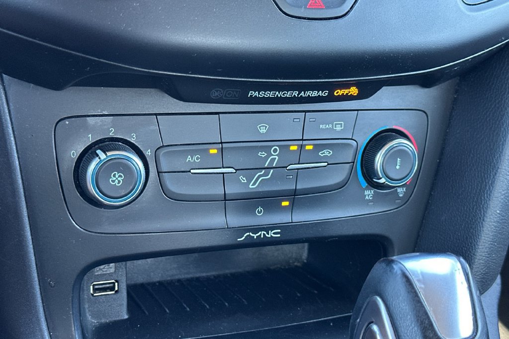 Used 2015 Ford Focus SE FWD image 22