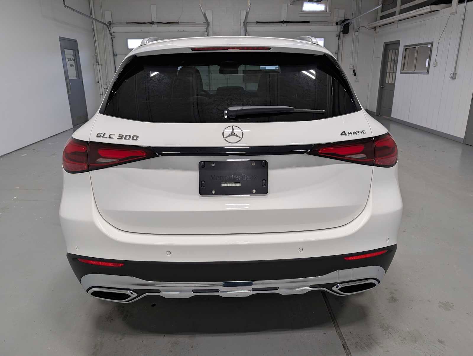 New 2026 Mercedes-Benz GLC 300 4MATIC image 9