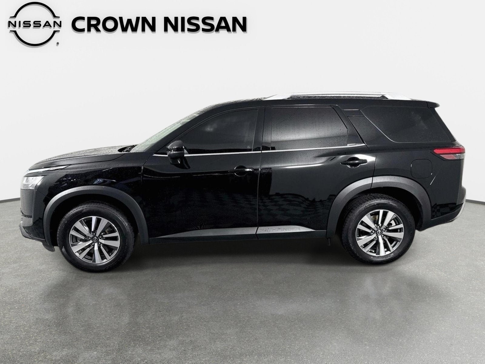 Used 2024 Nissan Pathfinder SL FWD image 8