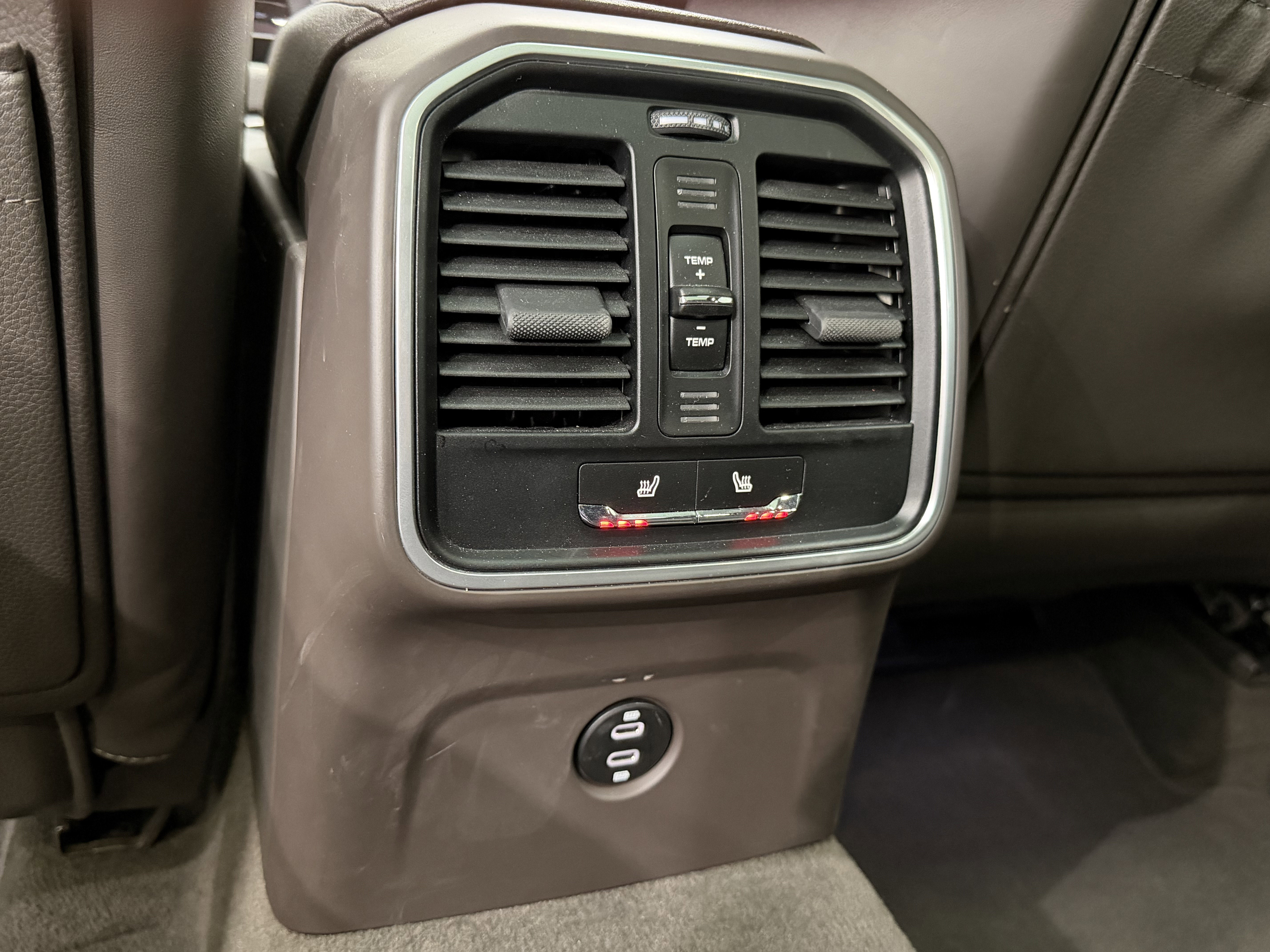 Certified 2023 Porsche Macan image 21