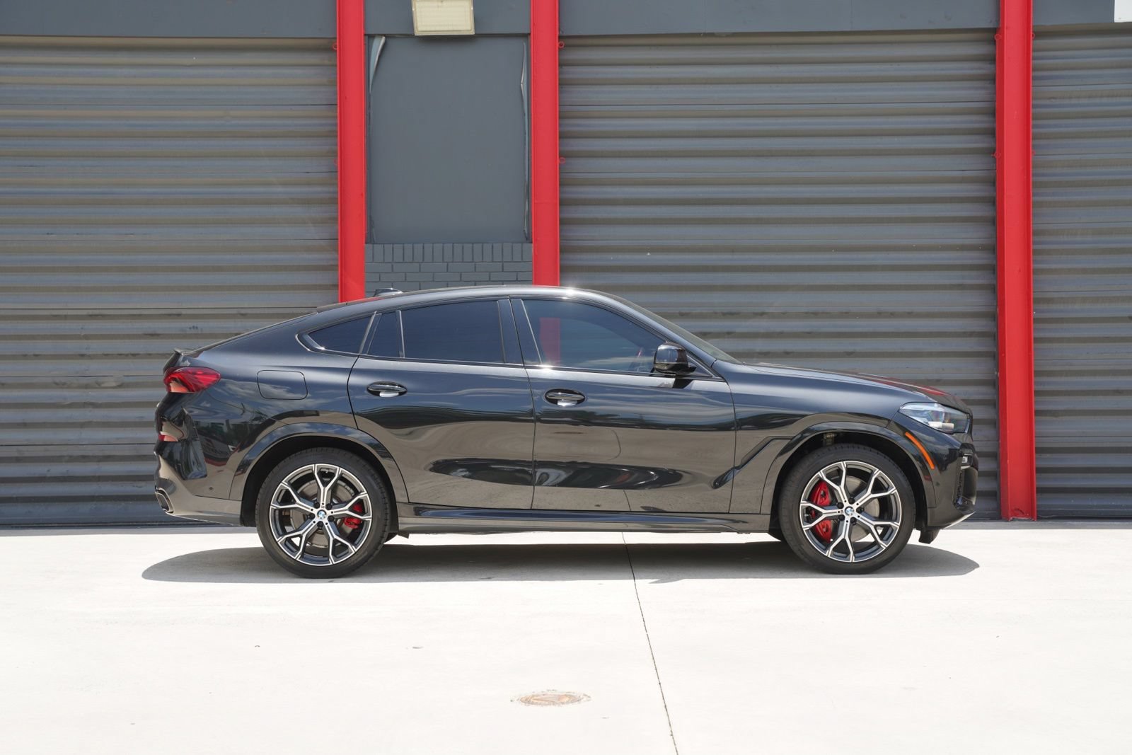 Used 2021 BMW X6 sDrive40i w/ M Sport Package RWD image 6