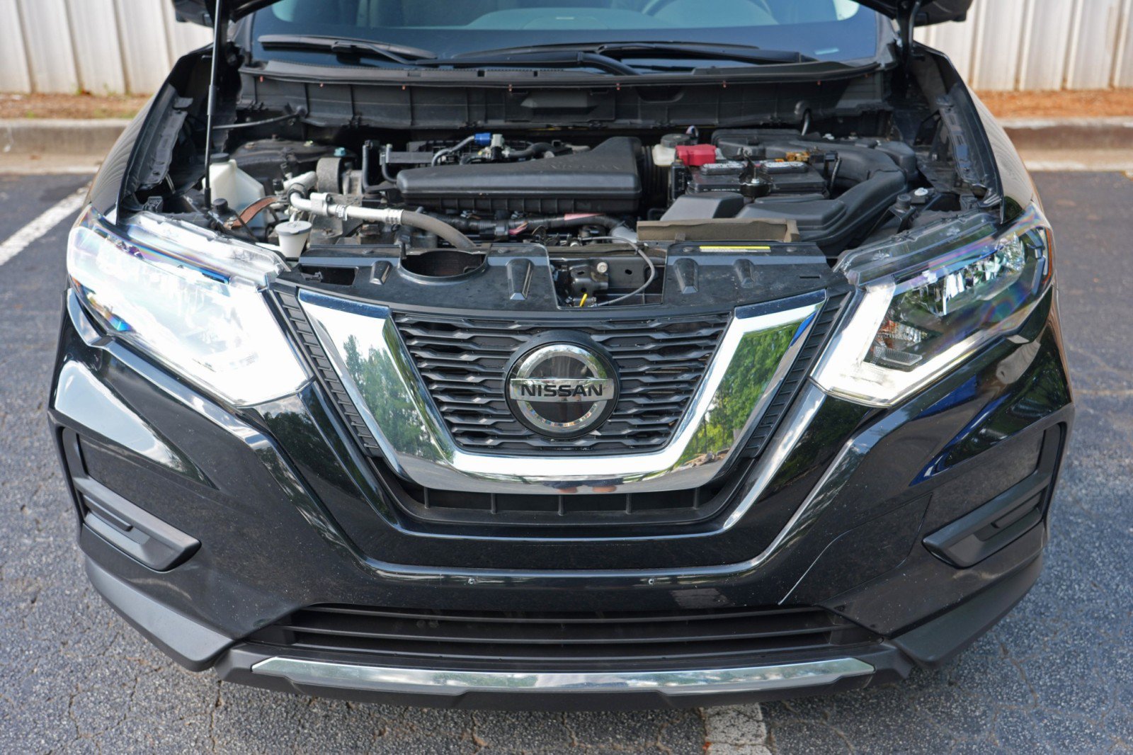 Used 2018 Nissan Rogue SV w/ Sun & Sound Touring Package AWD/4WD image 7