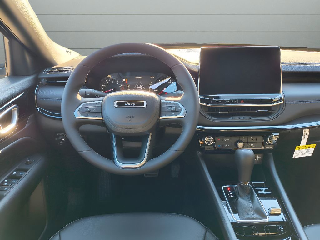 New 2026 Jeep Compass Latitude image 25