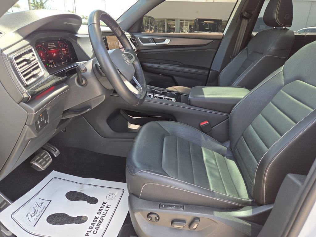 Used 2024 Volkswagen Atlas Cross Sport SEL R-Line AWD/4WD image 23