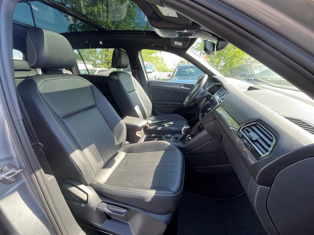 Certified 2023 Volkswagen Tiguan SE R-Line AWD/4WD image 13