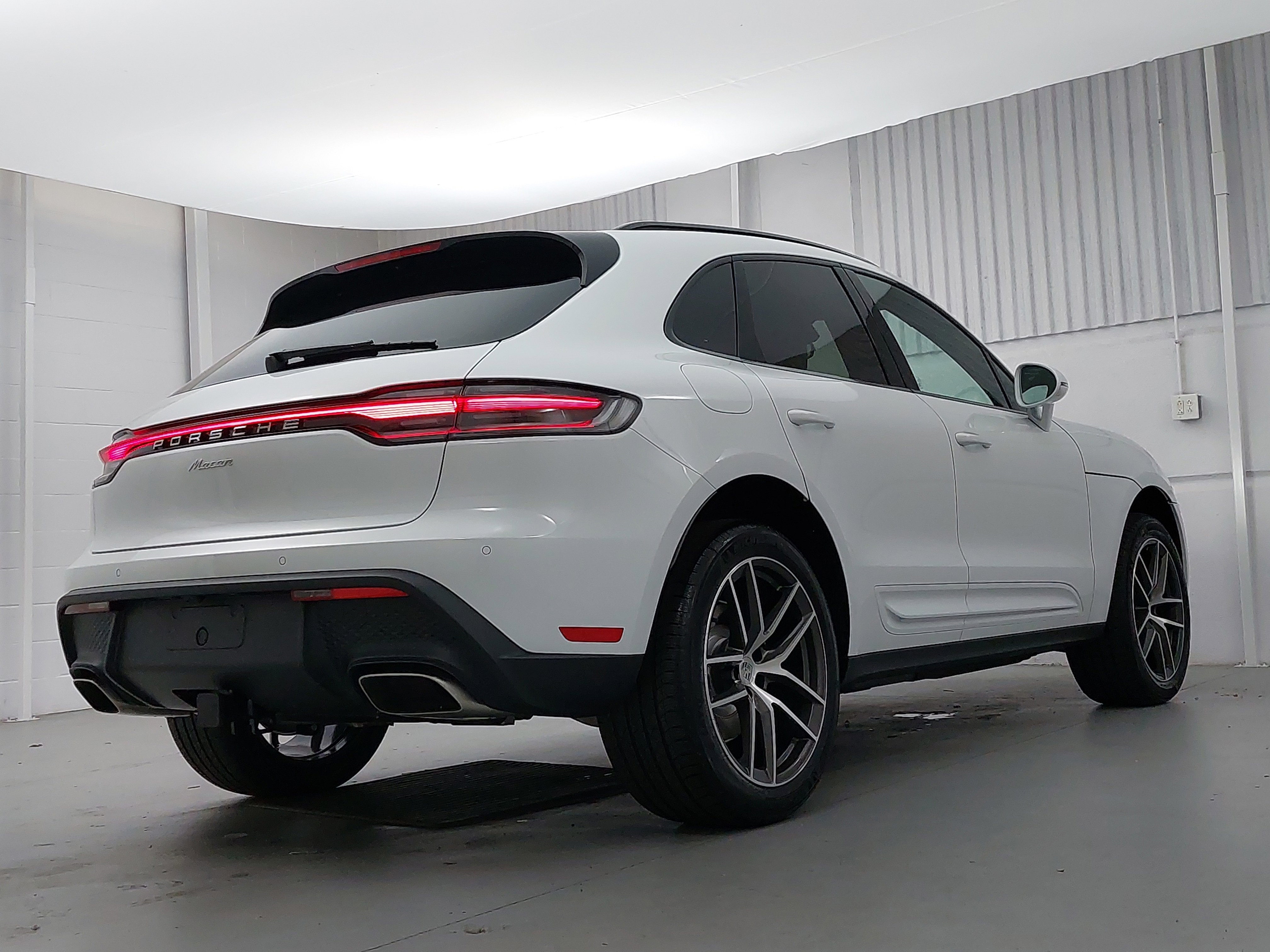 New 2026 Porsche Macan image 7