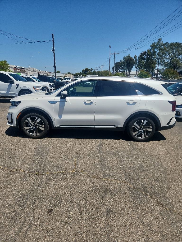 Certified 2023 Kia Sorento SX Prestige w/ Panoramic Sunroof Package AWD/4WD image 9