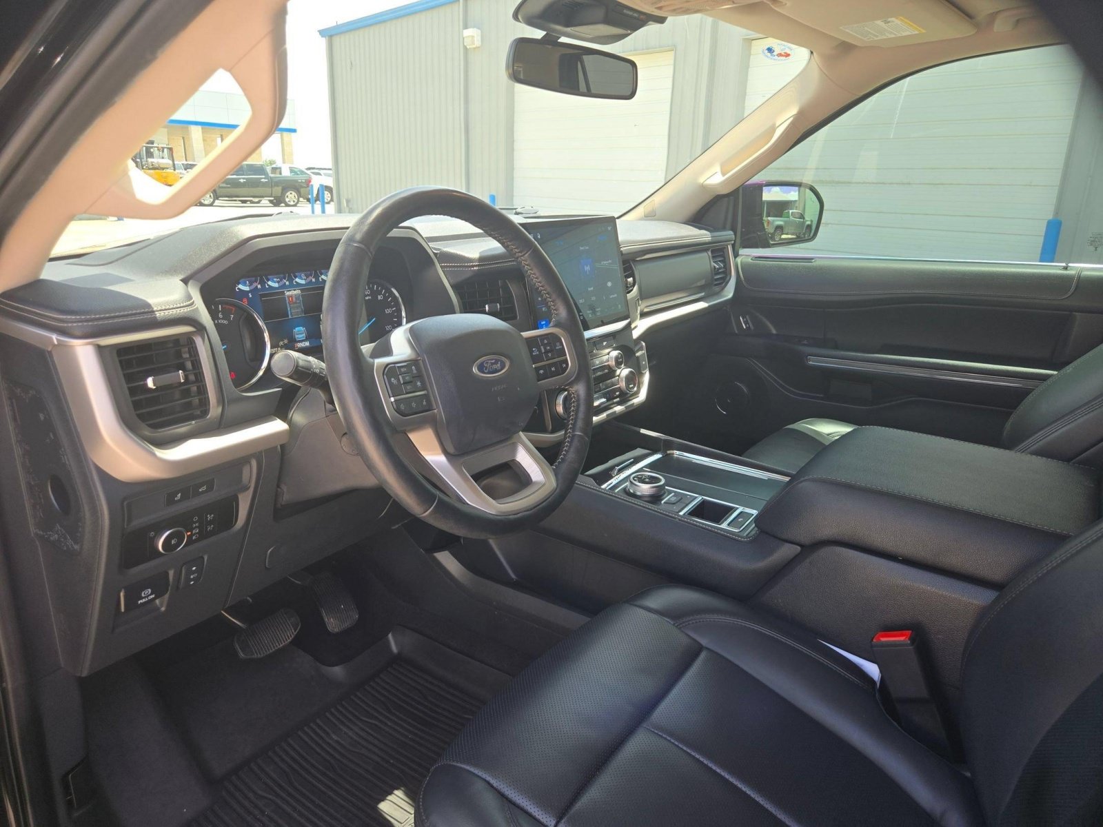 Used 2024 Ford Expedition Max XLT RWD image 11