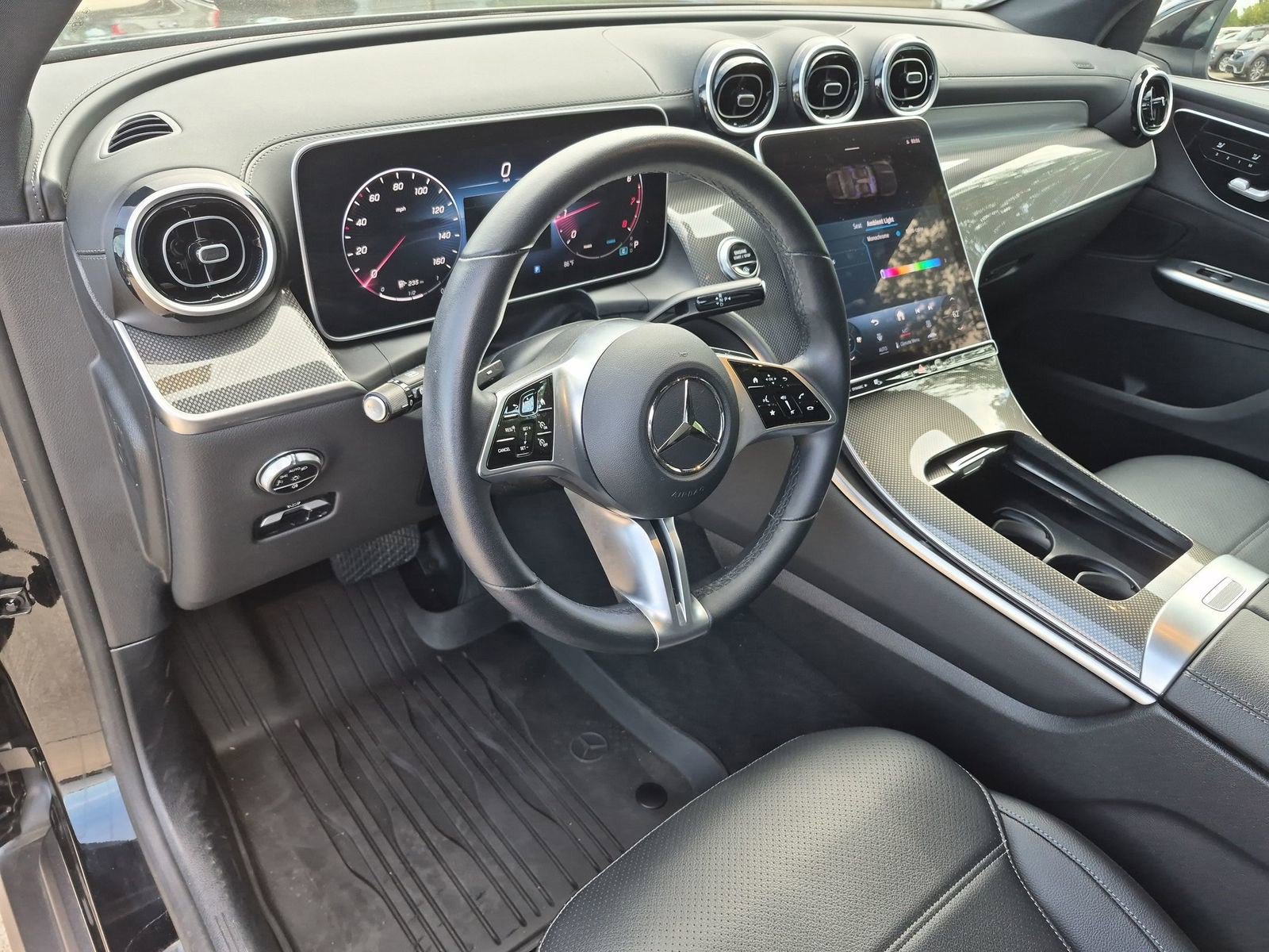 Used 2024 Mercedes-Benz GLC 300 4MATIC image 14