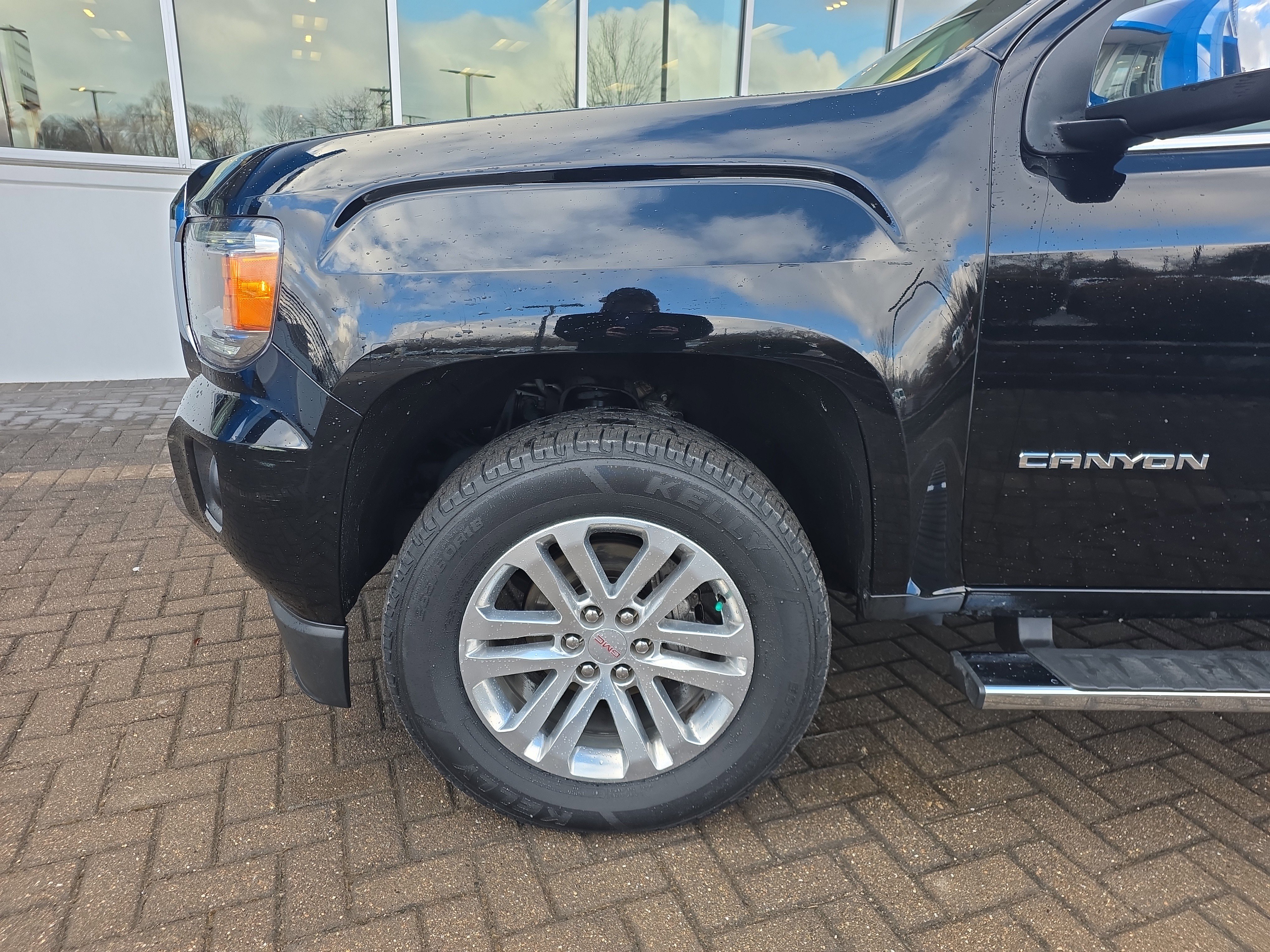 Used 2018 GMC Canyon SLT w/ Driver Alert Package image 10