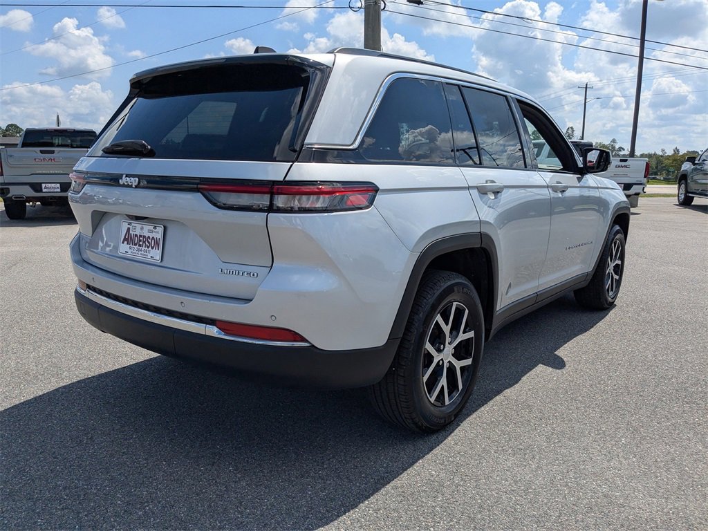 Used 2024 Jeep Grand Cherokee Limited image 4