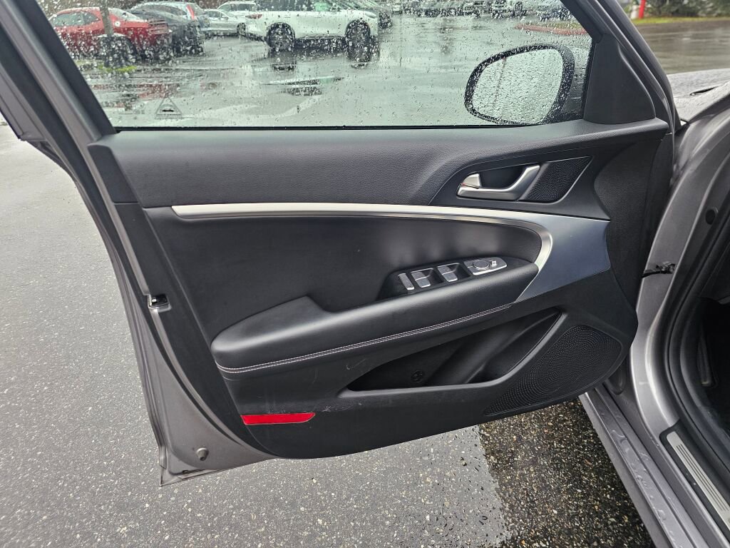 Used 2023 Genesis G70 2.0T image 23