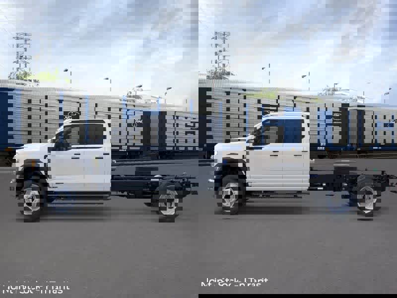 New 2026 Ford F450 2WD Crew Cab Super Duty image 3