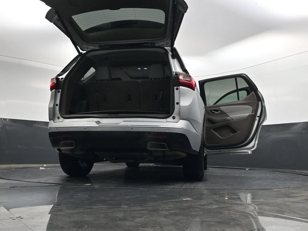 Used 2021 Chevrolet Traverse Premier FWD image 43