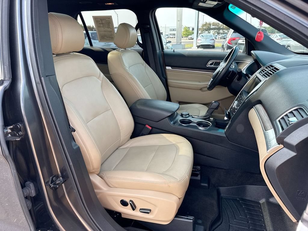Used 2016 Ford Explorer Limited AWD/4WD image 26