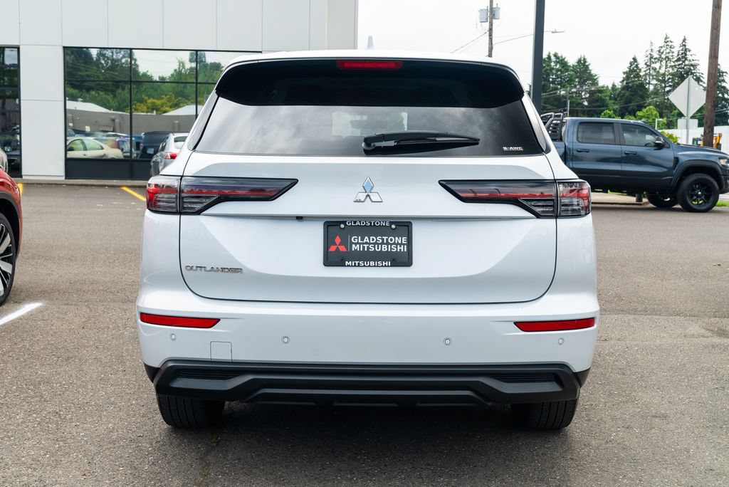 Used 2025 Mitsubishi Outlander ES AWD/4WD image 5