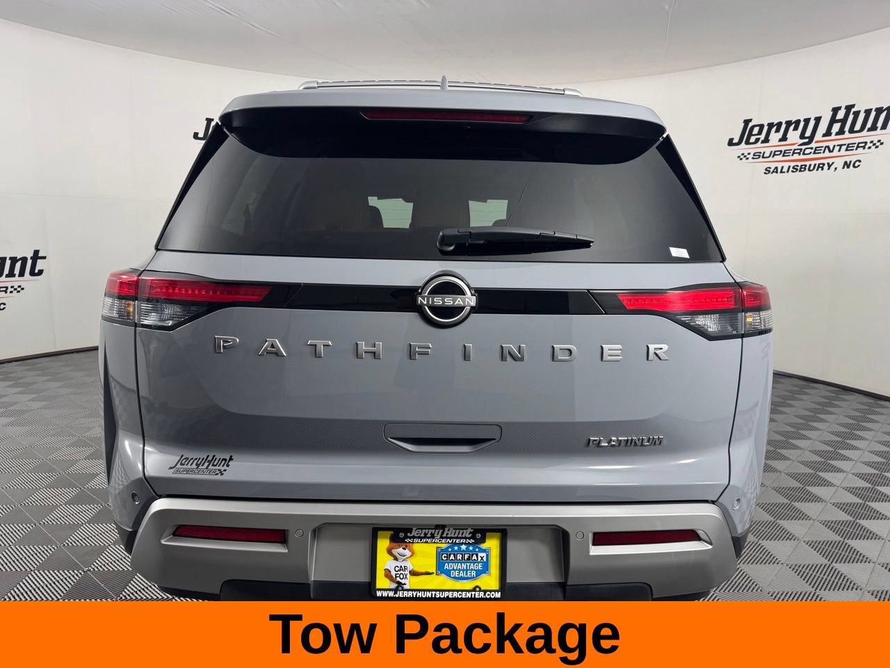 Used 2025 Nissan Pathfinder Platinum w/ Cargo Package FWD image 8
