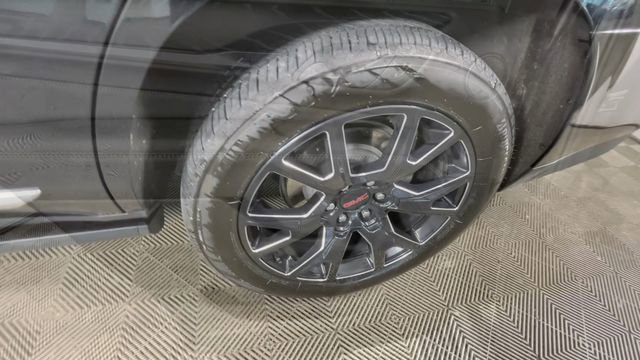 Used 2023 GMC Yukon Denali w/ Denali Reserve Package AWD/4WD image 13