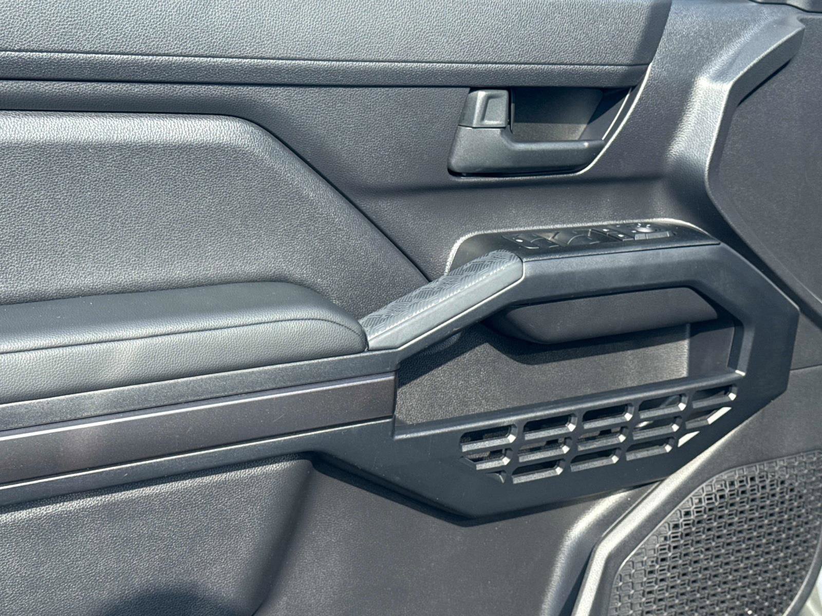 Used 2025 Toyota 4Runner SR5 image 18