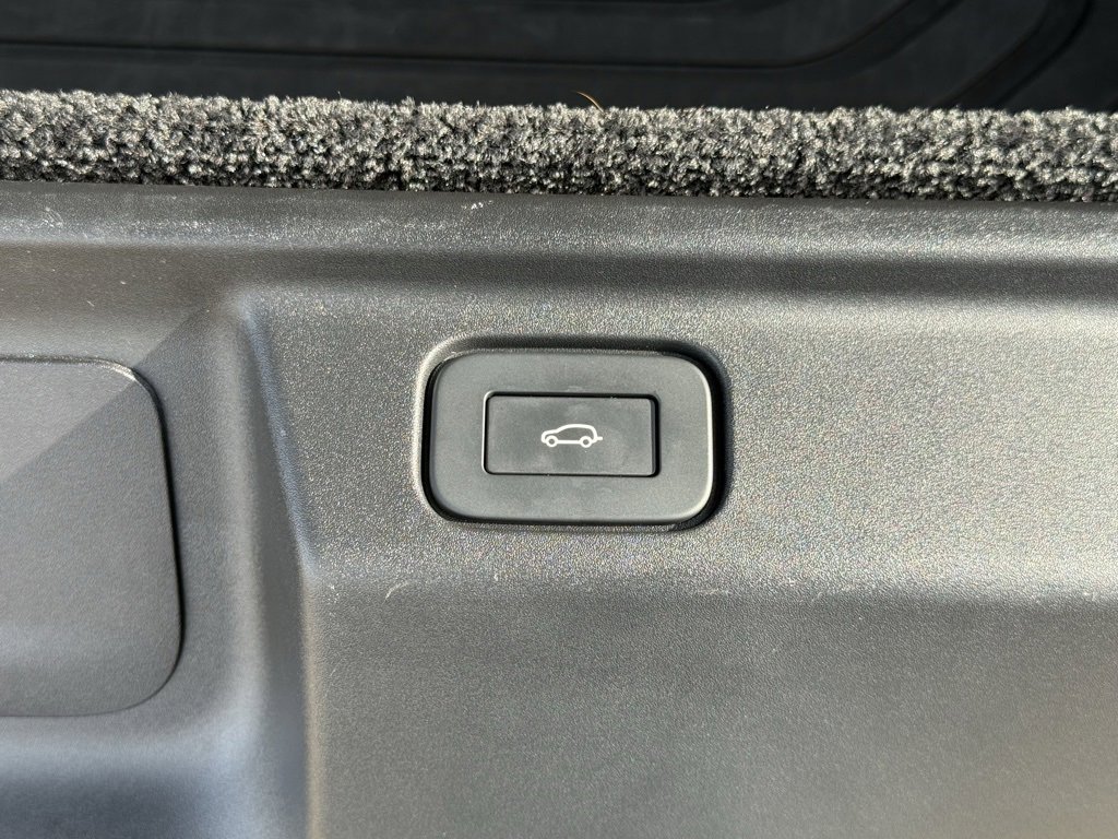 Certified 2024 Land Rover Range Rover SE image 39