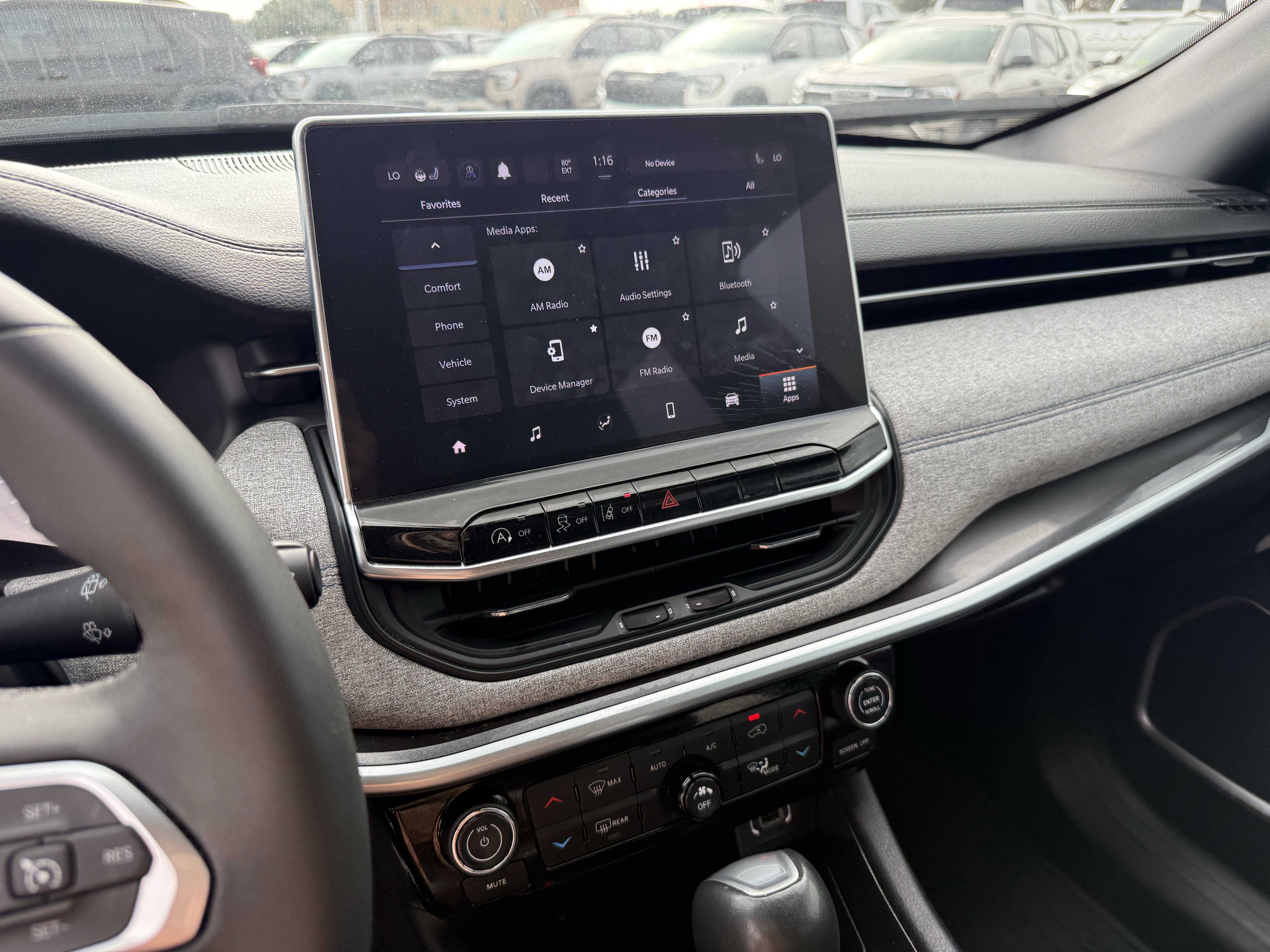 Used 2023 Jeep Compass Latitude w/ Convenience Group image 18