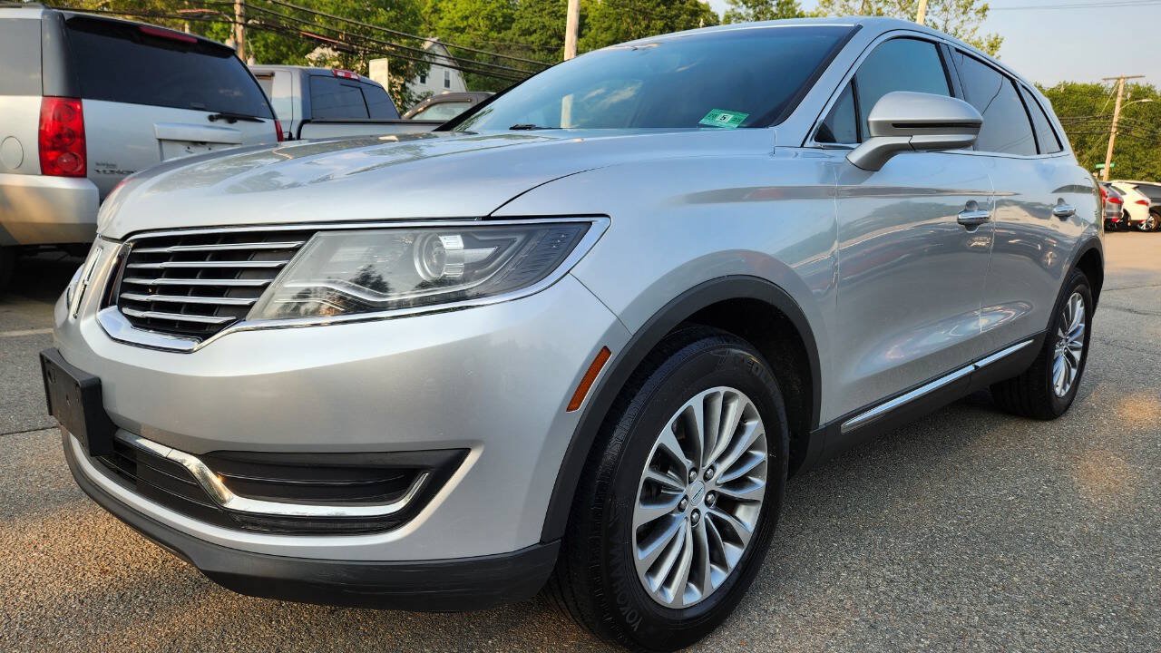 Used 2016 Lincoln MKX Select w/ Select Plus Package AWD/4WD image 7