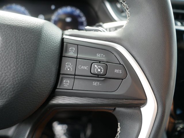 Used 2024 Jeep Grand Cherokee Altitude AWD/4WD image 25