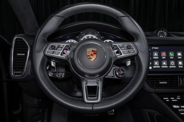 Used 2022 Porsche Cayenne Turbo image 18