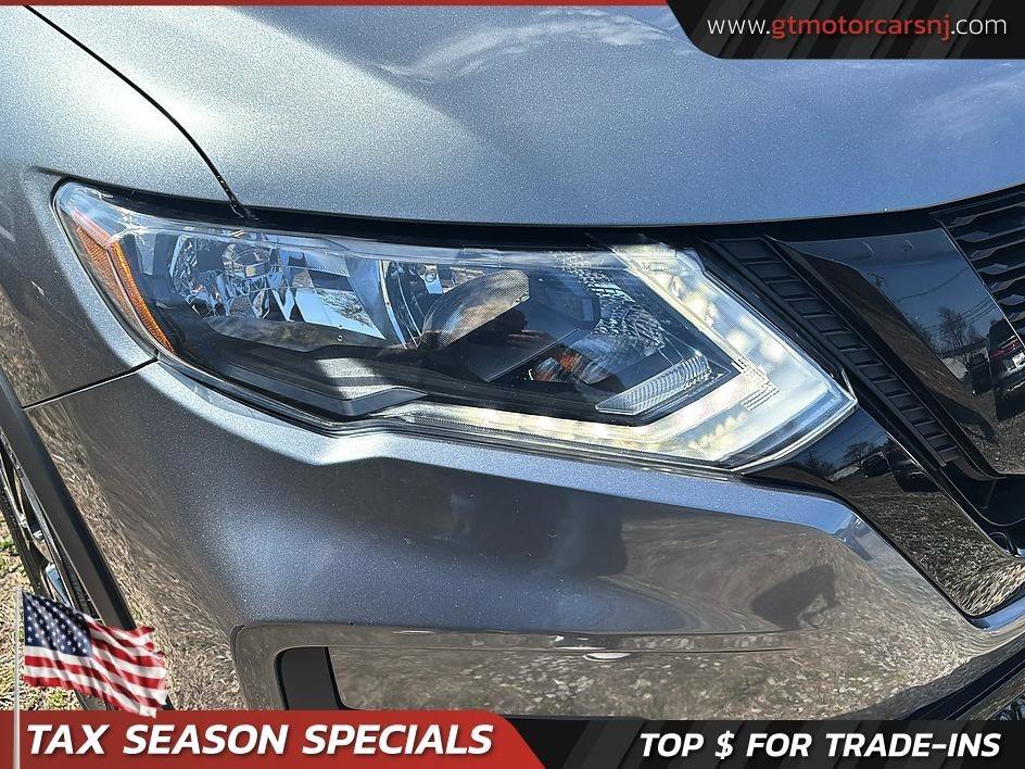 Used 2018 Nissan Rogue SV image 10