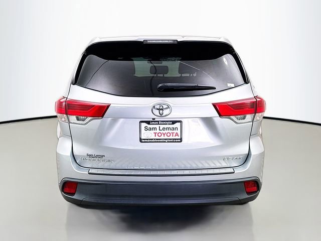 Used 2019 Toyota Highlander LE AWD/4WD image 6
