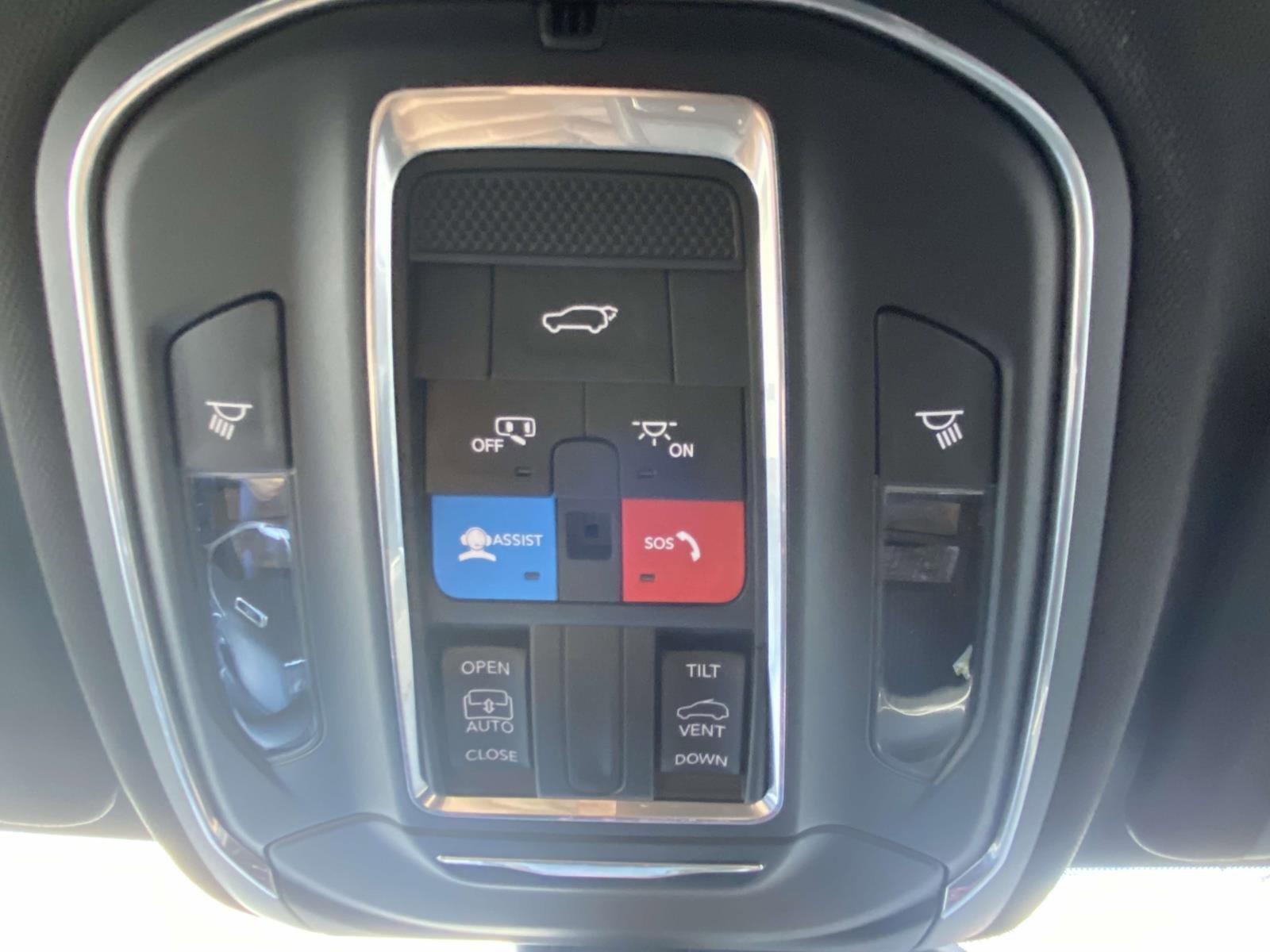 New 2025 Jeep Grand Cherokee Laredo image 31