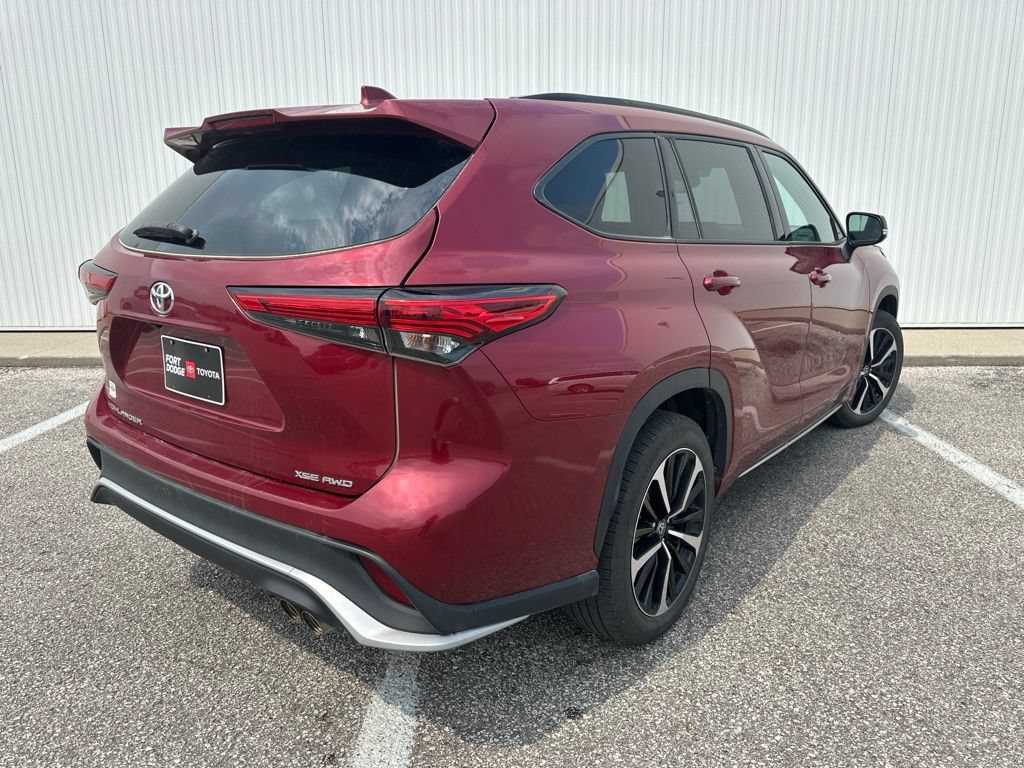 Used 2021 Toyota Highlander XSE AWD/4WD image 7