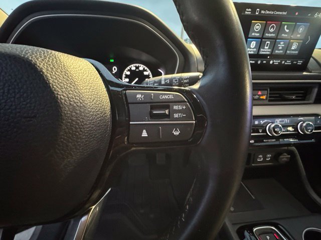 Used 2025 Honda Pilot Touring image 15