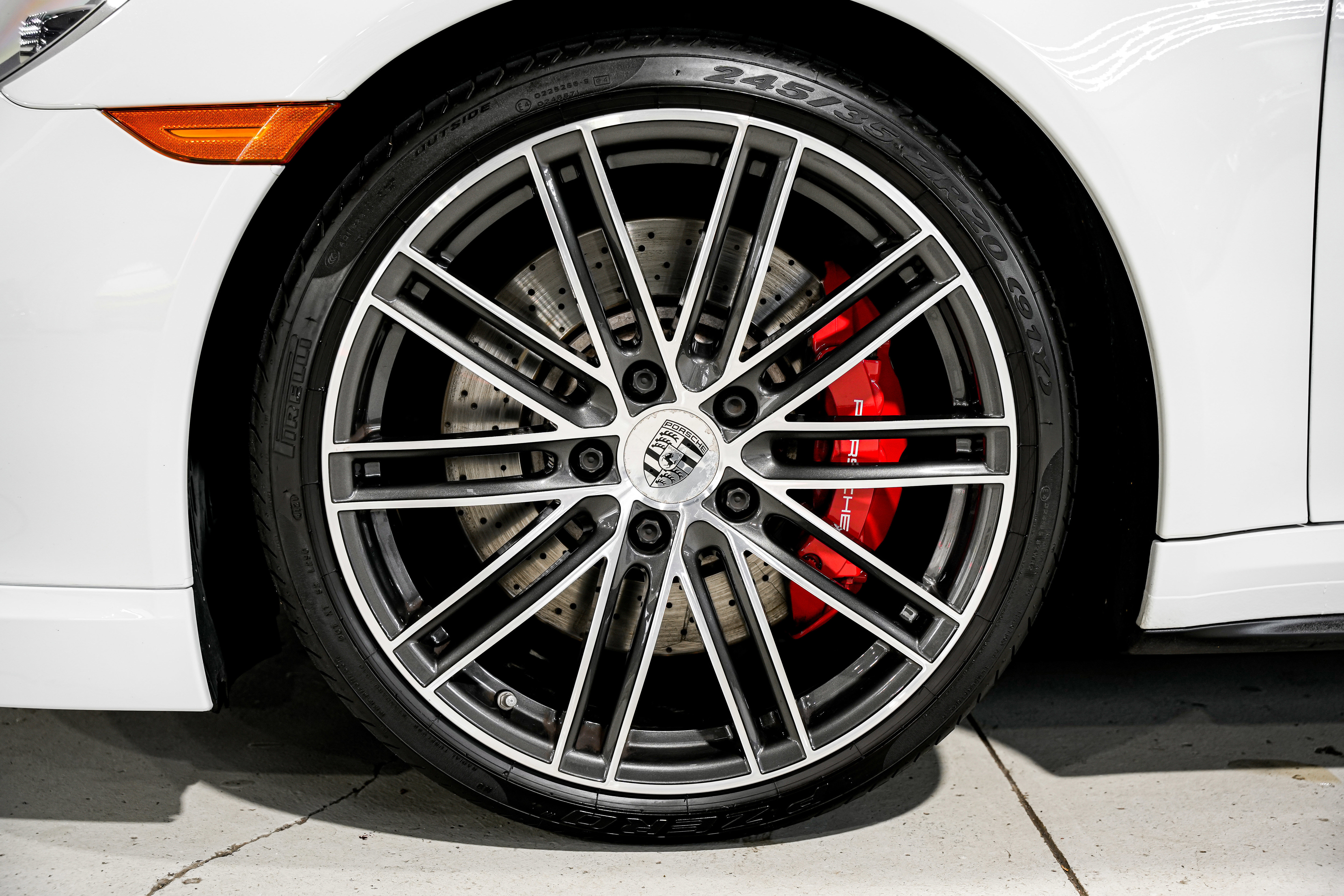 Used 2018 Porsche 911 Turbo image 44