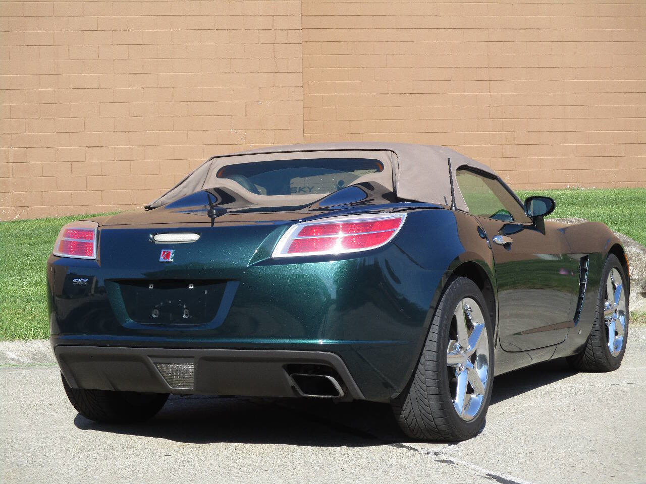 Used 2008 Saturn Sky w/ Premium Trim Package RWD image 17