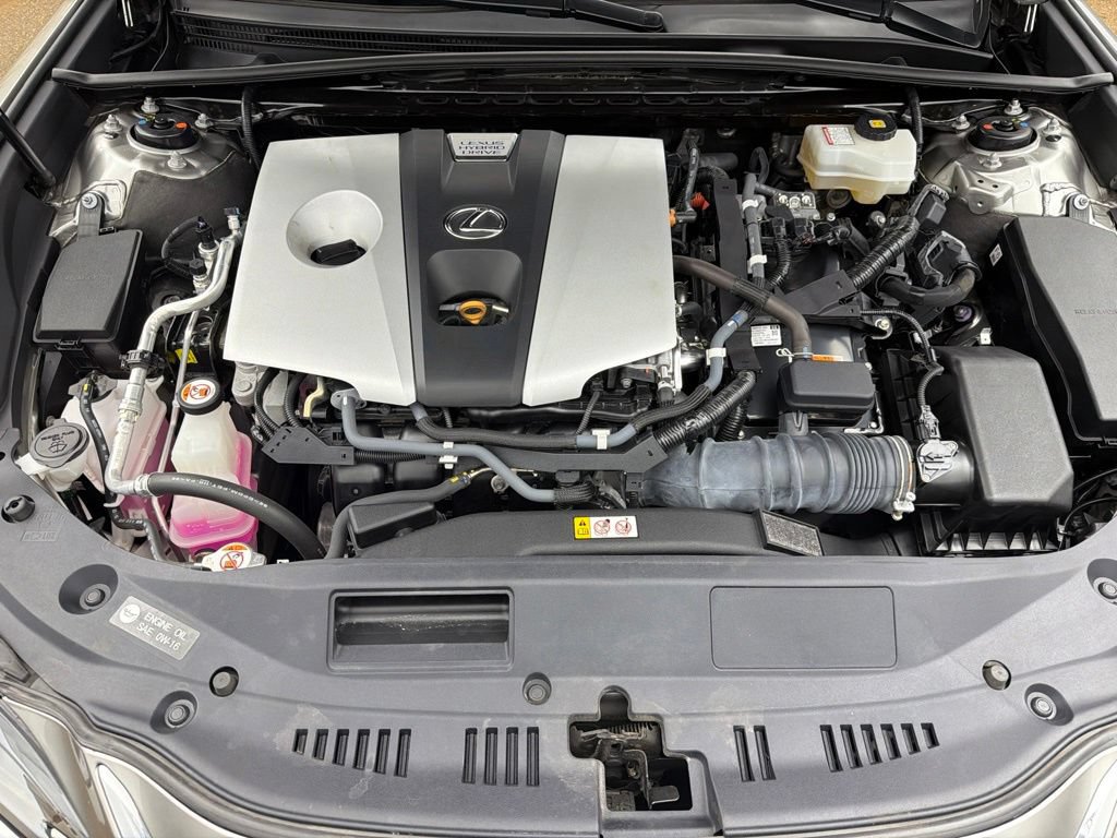 Used 2020 Lexus ES 300h w/ Luxury Package FWD image 30