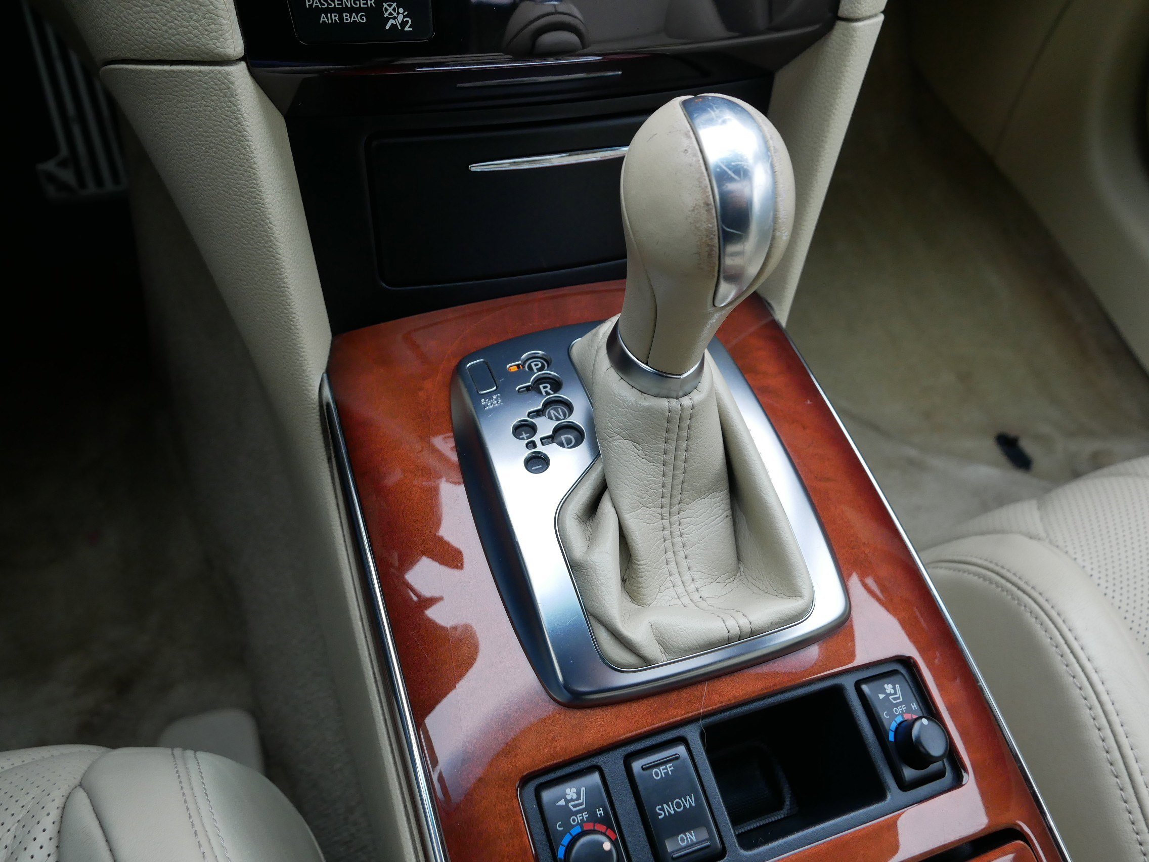 Used 2009 INFINITI FX35 AWD w/ Deluxe Touring Pkg image 24