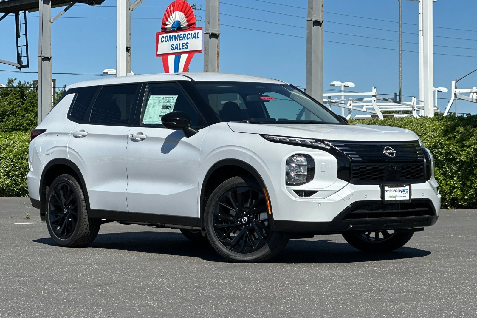 New 2026 Nissan Rogue SL image 2