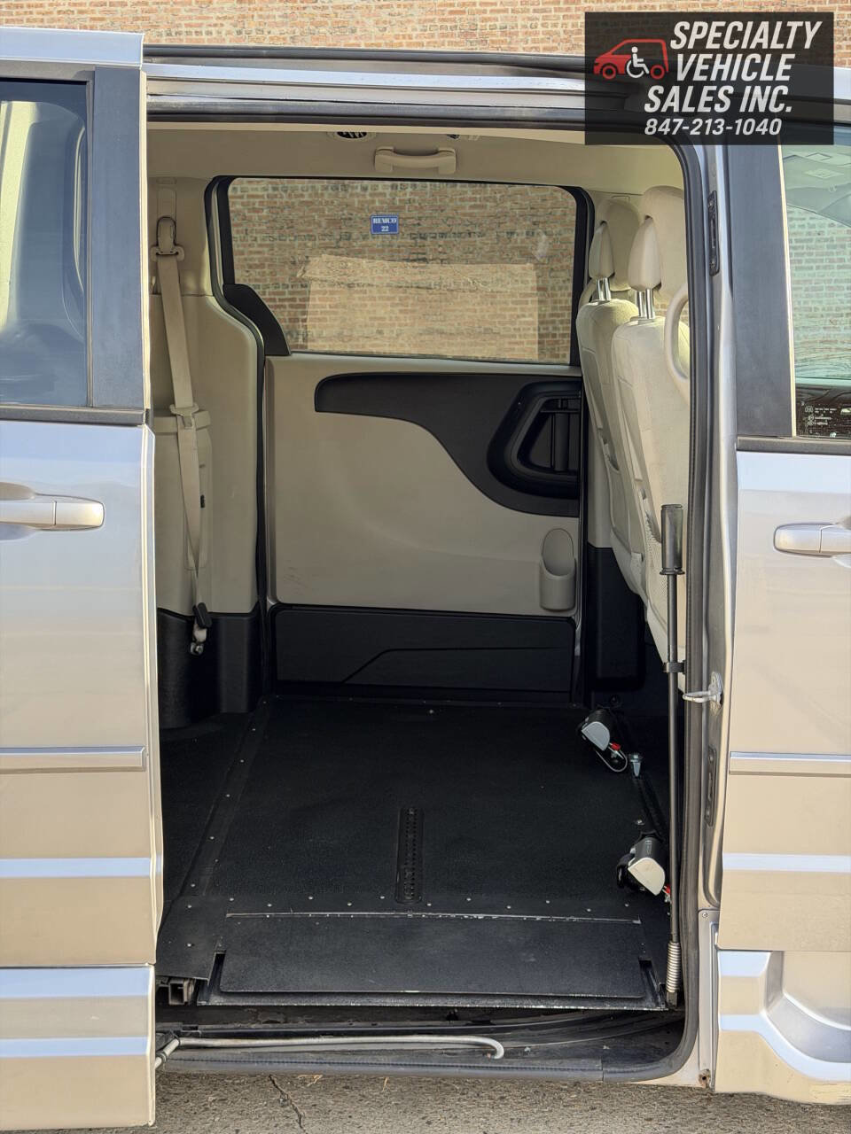 Used 2016 Dodge Grand Caravan SE w/ Quick Order Package 29E SE image 14