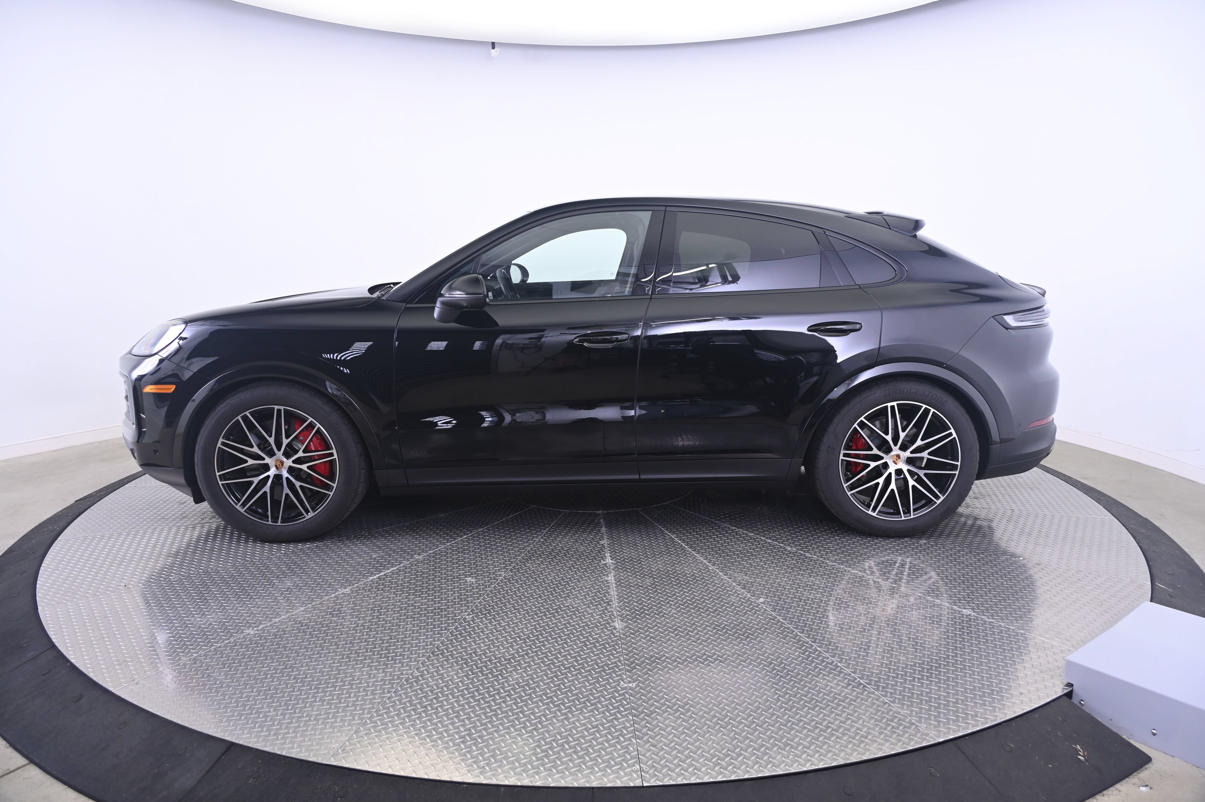 Certified 2026 Porsche Cayenne S AWD/4WD image 2