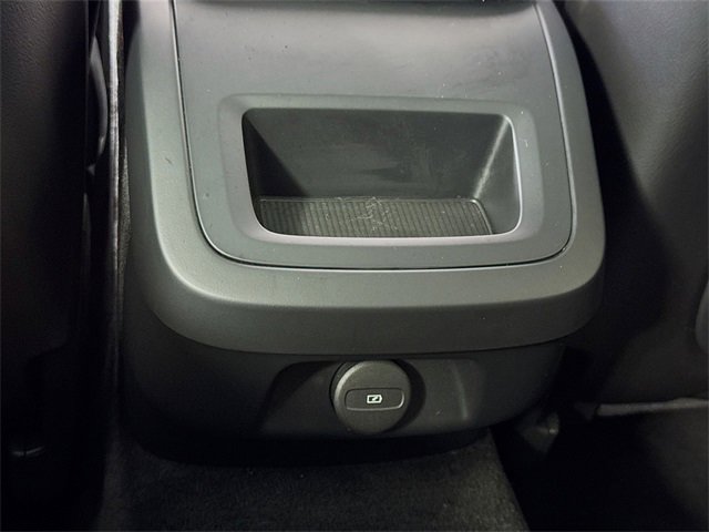 Used 2021 Volvo V60 T5 Cross Country image 14