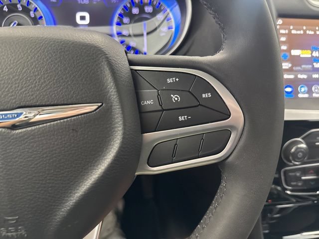 Used 2023 Chrysler 300 Touring AWD/4WD image 33