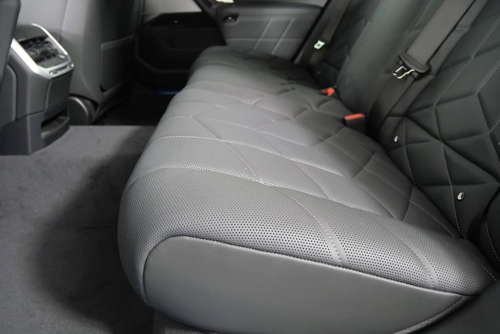 Used 2025 BMW i7 eDrive50 image 14