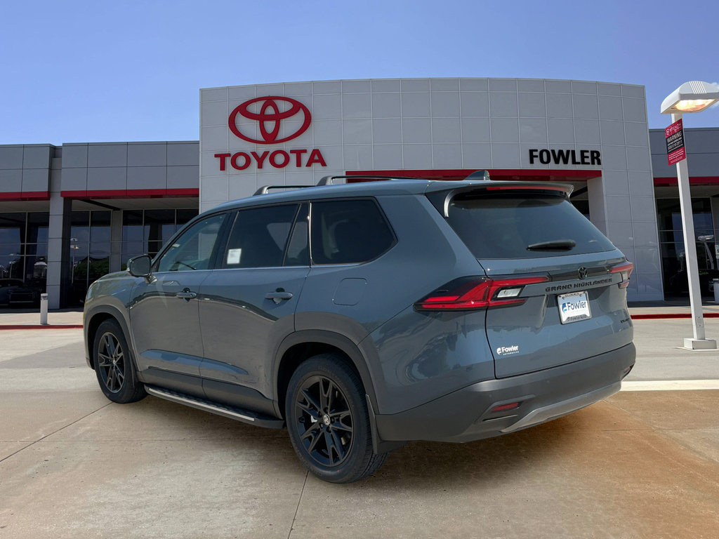 New 2026 Toyota Grand Highlander FWD image 4