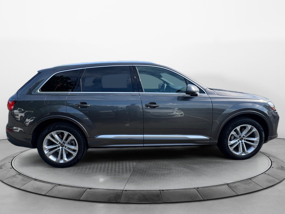 Certified 2025 Audi Q7 2.0T Premium w/ Convenience Package AWD/4WD image 8