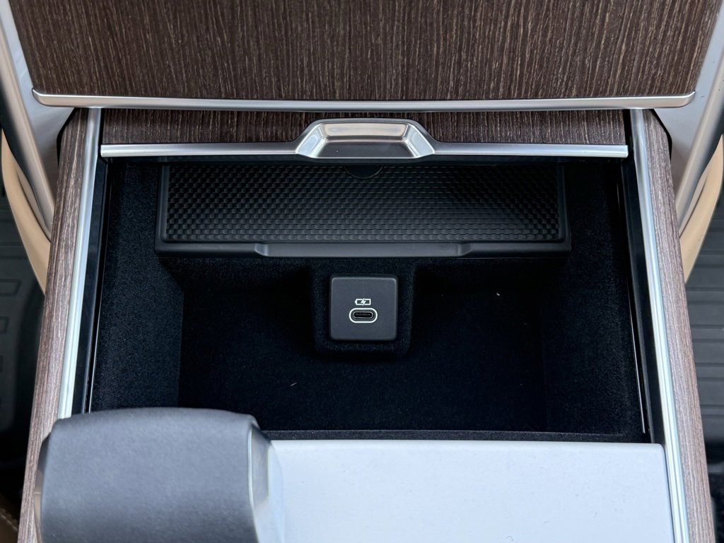 New 2025 Land Rover Range Rover SE image 22