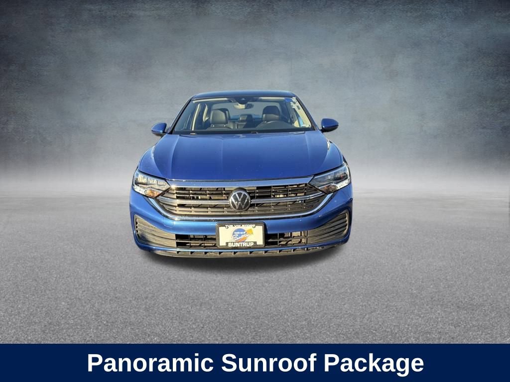 Used 2023 Volkswagen Jetta SE w/ Panoramic Sunroof Package image 10