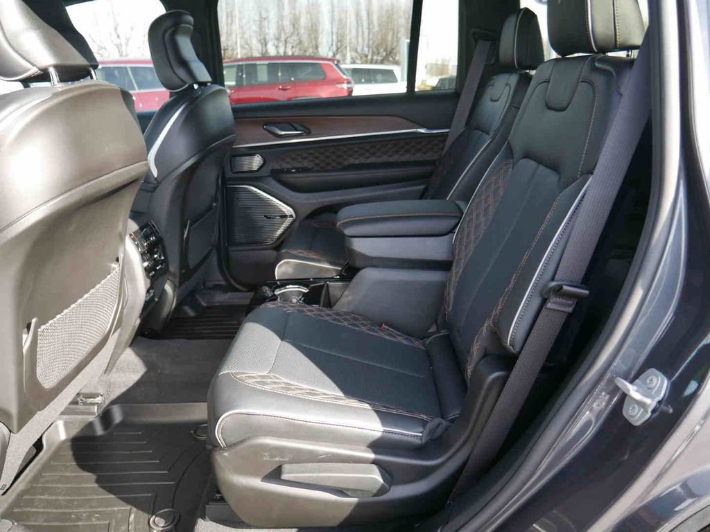 Used 2025 Jeep Grand Cherokee L Summit w/ Advanced Protech Group IV image 15